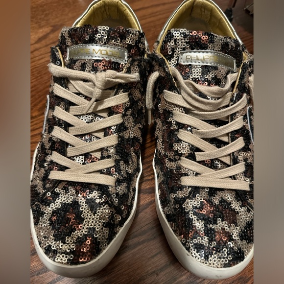 PHILIPPE MODEL
Size 7 US
Like New - worn few times
$130 (bought $430 - Picture 2 of 5